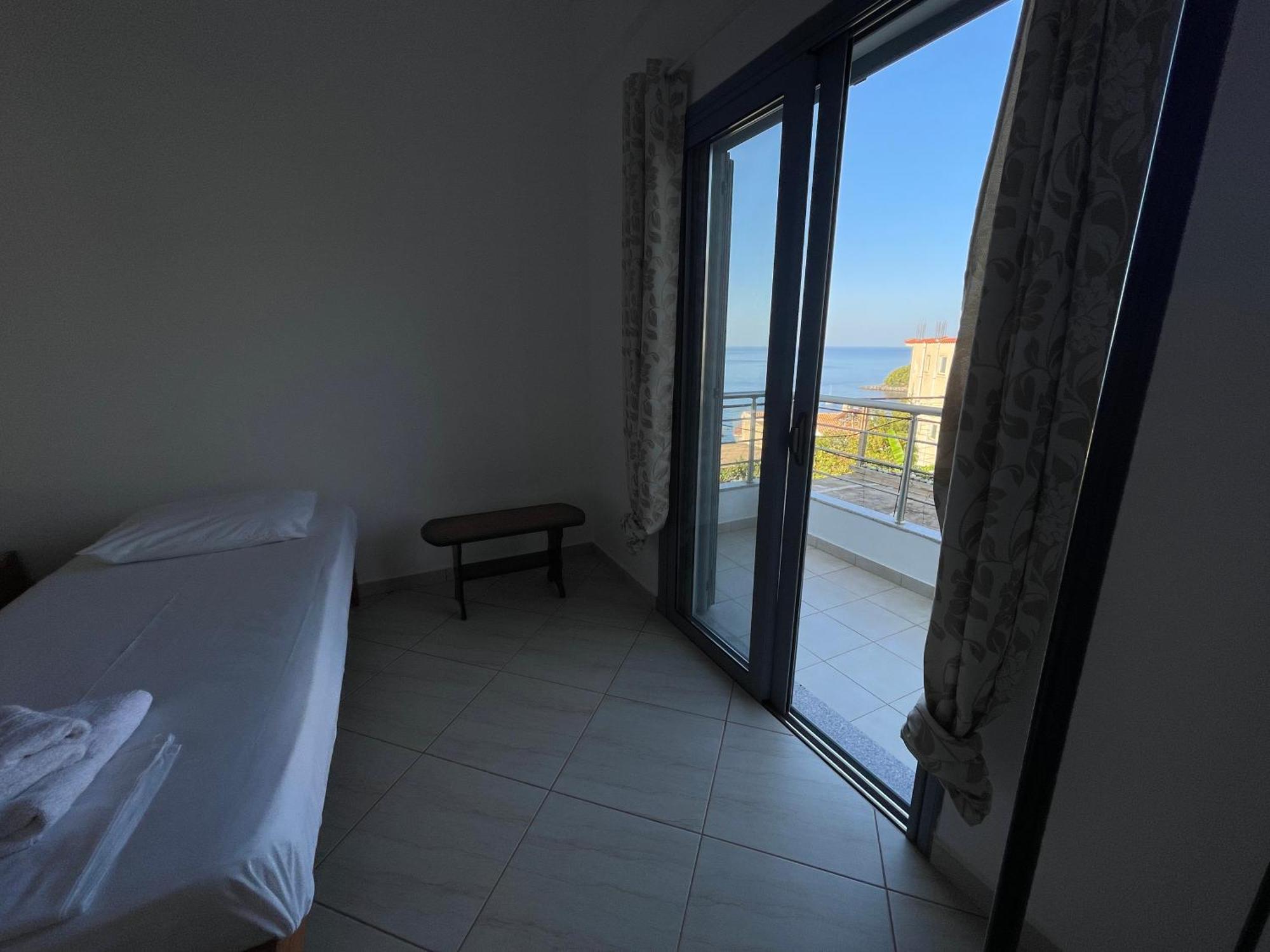 Tasos Rooms Himara Kültér fotó